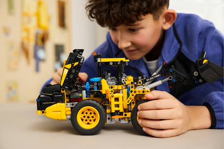 Lego technic - la chargeuse sur pneus volvo l120 electric - 42209 Multicolore 4 - vertbaudet enfant 