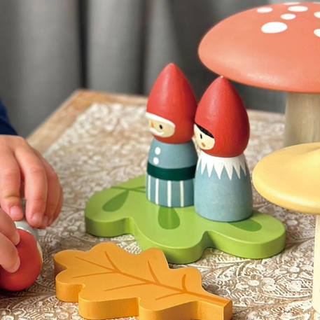 Famille de gnomes et forêt en bois Rouge, bleu, orange 4 - vertbaudet enfant 