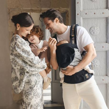 Porte-Bébé Ergonomique Kinderkraft HUGGY avec Position en M Certifiée IHDI, Panneau Réglable et Capuche Amovible Noir 2 - vertbaudet enfant 