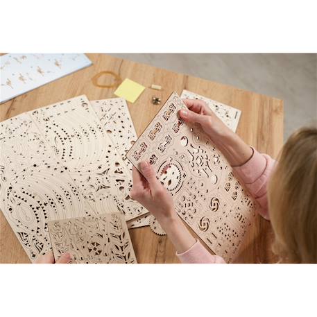 Aquarium mécanique – Maquette en bois à construire, puzzle 3D à ressort avec poissons animés Brown 6 - vertbaudet enfant 