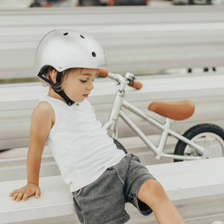 Casque de vélo abs pour enfants de 3 à 7 ans protection Blanc+Bleu marine+Chrome+Crème+Menthe+Noir+Rayures+Rose+Rouge+Vert foncé 8 - vertbaudet enfant 