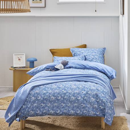 Parure de lit enfant imprimée en percale de coton, taies carrées, petit reveur Bleu 1 - vertbaudet enfant 