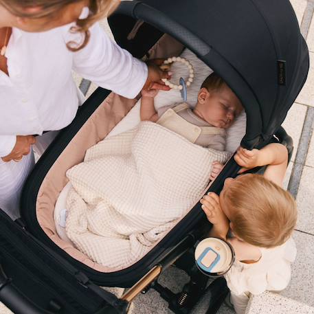 Poussette 2 en 1 Kinderkraft NEA 2 avec Nacelle Spacieuse, Roues Amorties, Siège Réversible et Pliage Compact Beige+Beige/sable+Gris+Gris clair+Noir+Noir/argent 34 - vertbaudet enfant 