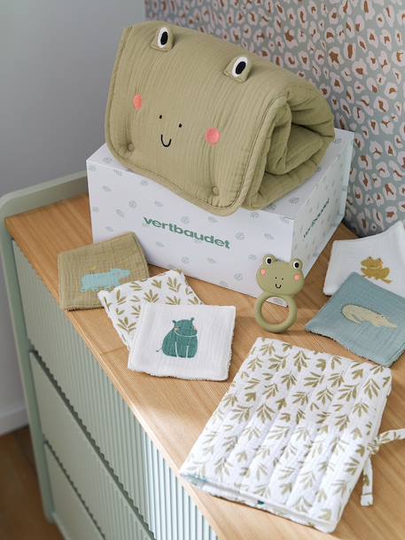 Coffret cadeau naissance 8 pièces : 1 hochet, 1 tapis à langer nomade, 5 lingettes, 1 pochette Babylone+Bayou+blanc imprimé 10 - vertbaudet enfant 
