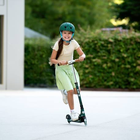 Trottinette enfant micro sprite pearl  led Bleu clair océan+Bleu et rose+Bleu pétrole+Bleu saphir+Rose+Vert eco+Violet 29 - vertbaudet enfant 