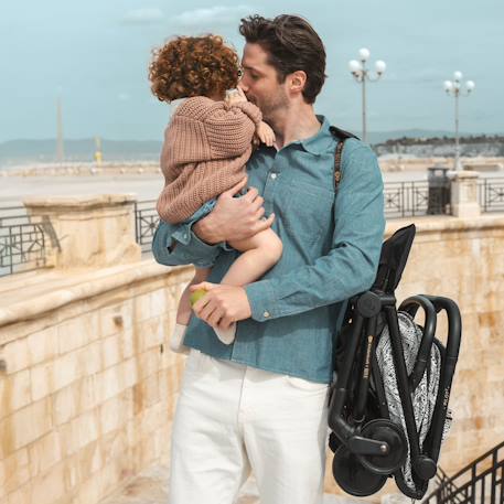 Poussette compacte et facile à plier pour voyages et déplacements Beige+Noir 3 - vertbaudet enfant 