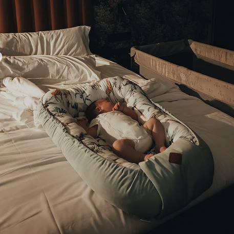 Cocon bébé matelassé nid réducteur de lit Écru+Safari, vert, gris, blanc+Sidonia, beige, écru, blanc+Stella, imprimé étoiles blanc, gris 12 - vertbaudet enfant 