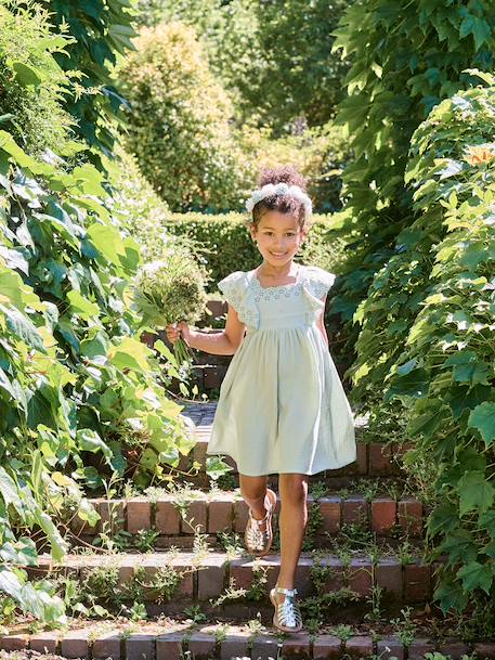 Robe de cérémonie en gaze de coton fille manches en broderie anglaise rose pâle+vert sauge 7 - vertbaudet enfant 