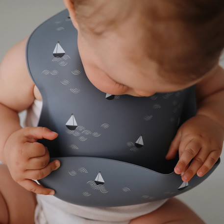 Bavoir à poche en silicone black daisy Bleu, écru, noir 2 - vertbaudet enfant 