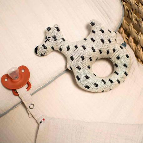Hochet tricoté en coton bio Beige, chien+Beige, singe+Bleu, ourson+Gris, dino+Multicolore, lapin+Multicolore, toucan+Rose 5 - vertbaudet enfant 