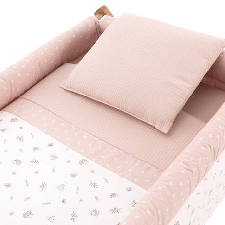 Berceau à pieds croisés en bois de hêtre avec roulettes et matelas Beige / Blanc / Camel+Beige / Blanc / Gris+Beige / Blanc / Rose+Beige / Rose+Beige / Vert / Blanc à motifs+Blanc / Beige+Blanc / Gris+Blanc / Rose+Blanc / Rose à motifs+Vert / Blanc+Vert / Blanc à motifs 9 - vertbaudet enfant 