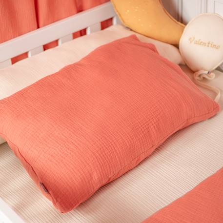 Taie d'oreiller en gaze de coton jeanne Beige+Blanc+Blanc à pois or+Bleu+Camel+Écru+Gris clair+Rose+Terracotta+Vert de gris 29 - vertbaudet enfant 