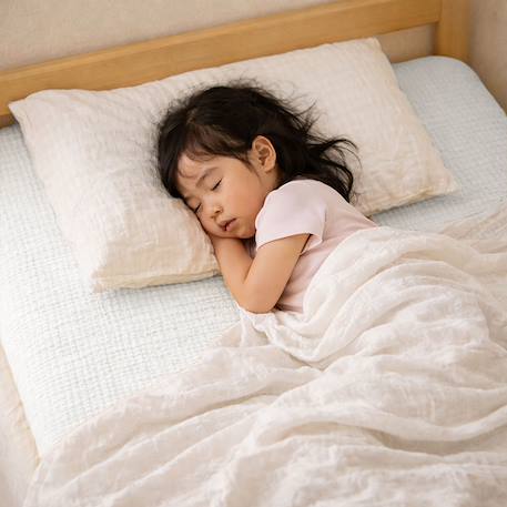 Drap housse en gaze de coton bio fraise Blanc+Fraise+Honey+Vert+Vichy 2 - vertbaudet enfant 