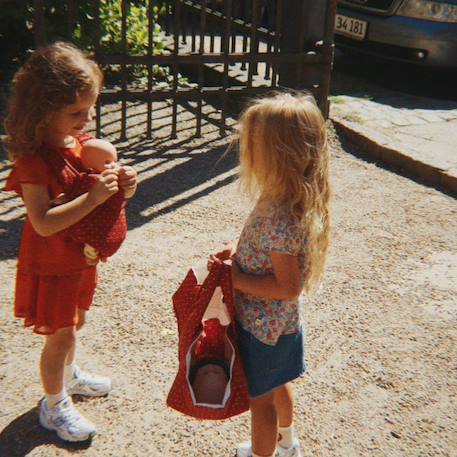 Porte-bébé pour poupée fraise à pois Rouge, blanc 5 - vertbaudet enfant 