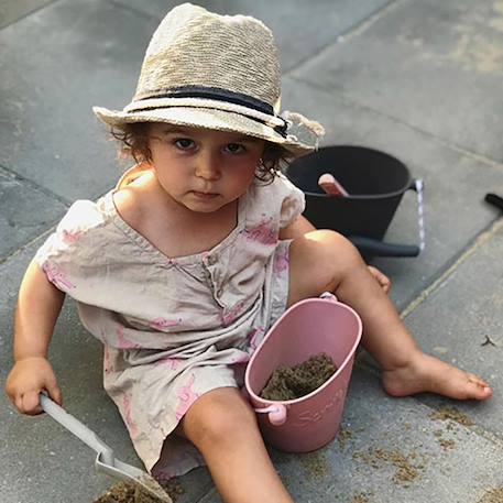 Seau de plage en silicone souple Bleu+Bleu gris+Blue+Dark moss green+Grey+Gris+Mint+Mustard+Orange+Petrol blue+Purple+Red+Rose+Rouge cerise+Sage green+Violet 3 - vertbaudet enfant 