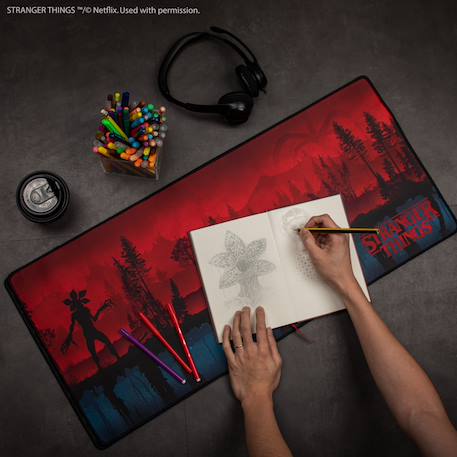 Tapis de bureau upside down - stranger things Rouge 2 - vertbaudet enfant 