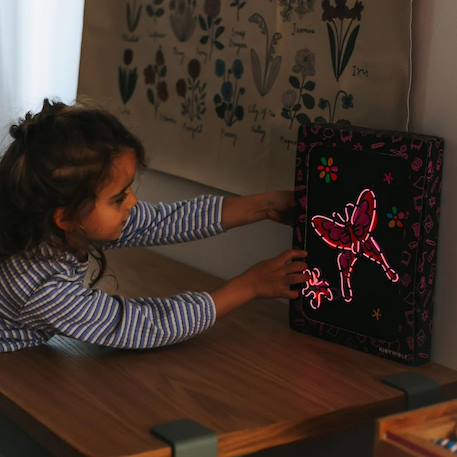 Kit création déco murale lumineuse kidyneon once upon a time Noir 5 - vertbaudet enfant 