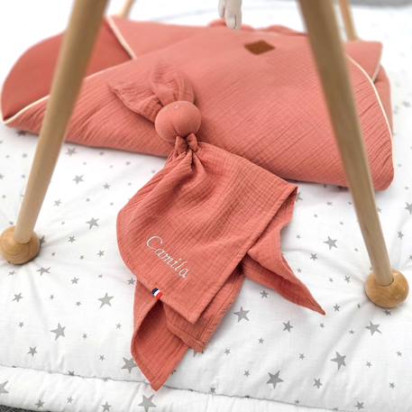 Doudou lapin  en gaze de coton jeanne Beige+Blanc+Blanc à pois or+Bleu+Camel+Écru+Gris+Rose+Terracotta+Vert de gris 53 - vertbaudet enfant 