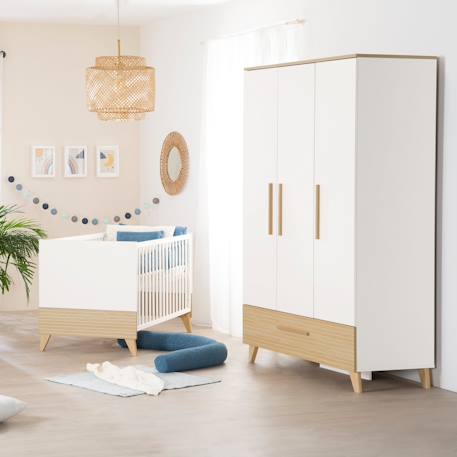 Armoire Enfant 'Theo' 3 Portes - Fraisages de Haute Qualité Blanc / chêne 2 - vertbaudet enfant 