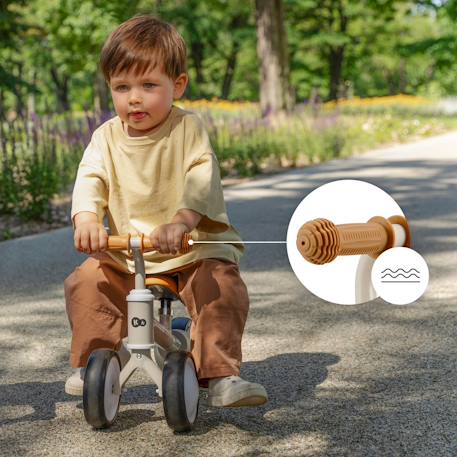 Draisienne Tricycle Kinderkraft CUTIE avec Selle Réglable, Roues EVA Increvables, Guidon Sécurisé et Poignées TPR Beige+Rose 3 - vertbaudet enfant 