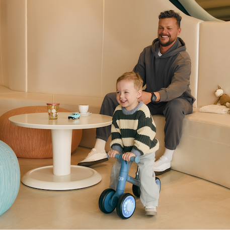 Draisienne Kinderkraft CUTIE FLASH à 4 Roues avec Lumières RGB, Selle Réglable, Roulements ABEC-7 et Cadre Acier Beige+Bleu+Rose+Vert 3 - vertbaudet enfant 