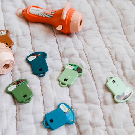 Kidystories recharge 3 histoires pour lampe projecteur kidyslide Bleu+Marron+Noir+Rouge+Vert 18 - vertbaudet enfant 