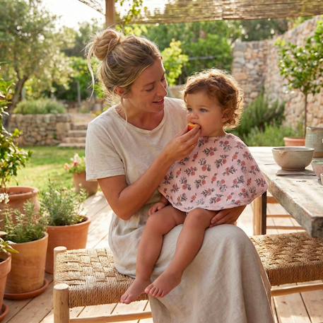 Bavoir 2 en 1 (poncho et épaule) gaze de coton et bambou fleurs Biscuit 4 - vertbaudet enfant 