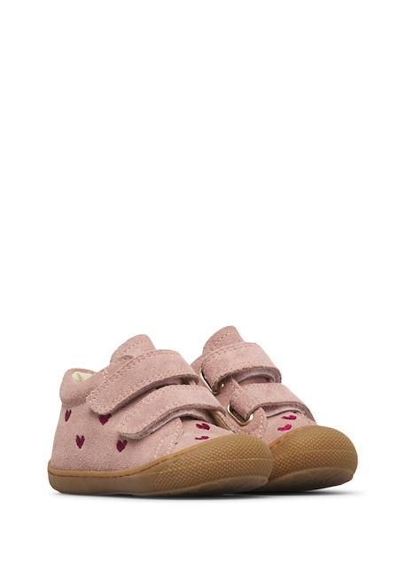 Chaussures premiers pas bébé fille en daim cocoon à scratch, broderies cœurs Rose-violet+Sable-cognac 2 - vertbaudet enfant 