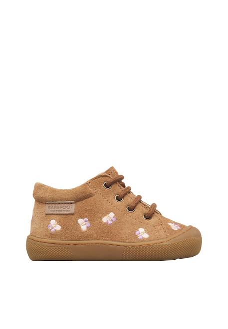 Chaussures premiers pas barefoot bébé fille en daim amur, broderies papillons Marron-rose 1 - vertbaudet enfant 
