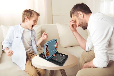 Jeu Bataille navale électronique parlante lumineuse (fr/de/it/nl)  1 ou 2 Joueurs, Effets Lumineux sonores, à piles Gris 6 - vertbaudet enfant 