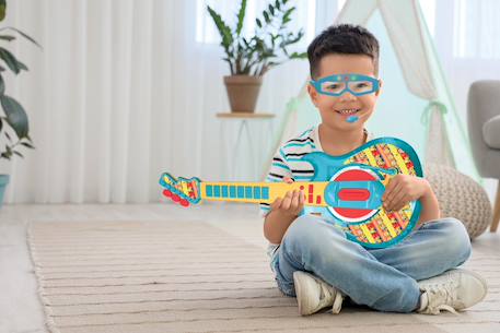 Guitare électronique lumineuse avec lunettes et micro minions Bleu 6 - vertbaudet enfant 