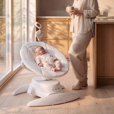 Balancelle électrique 360° iris close&cosy avec 3 mouvements, 5 vitesses, 12 mélodies et coussin inclus White beige 1 - vertbaudet enfant 