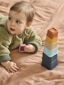 Idées cadeaux bébés et enfants-Jouet-Premier âge-Premières manipulations-Tour de cubes en silicone