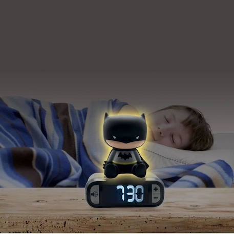 BATMAN - Réveil digital avec veilleuse lumineuse en 3D et effets sonores - LEXIBOOK BLEU 4 - vertbaudet enfant 