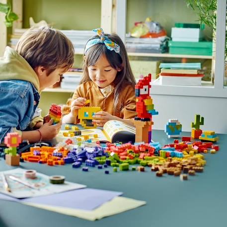 LEGO® Classic 11030 Briques à Foison, Jouet Briques avec Perroquet, Fleur et Emoji, Cadeau JAUNE 6 - vertbaudet enfant 