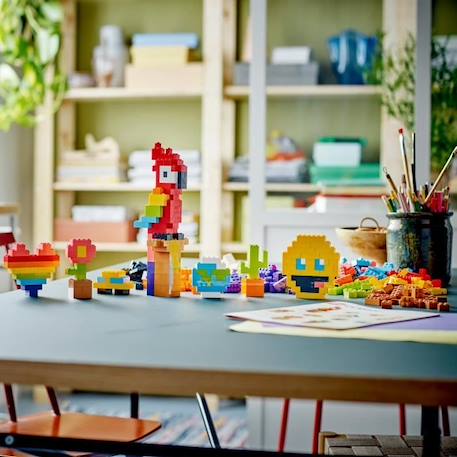 LEGO® Classic 11030 Briques à Foison, Jouet Briques avec Perroquet, Fleur et Emoji, Cadeau JAUNE 5 - vertbaudet enfant 