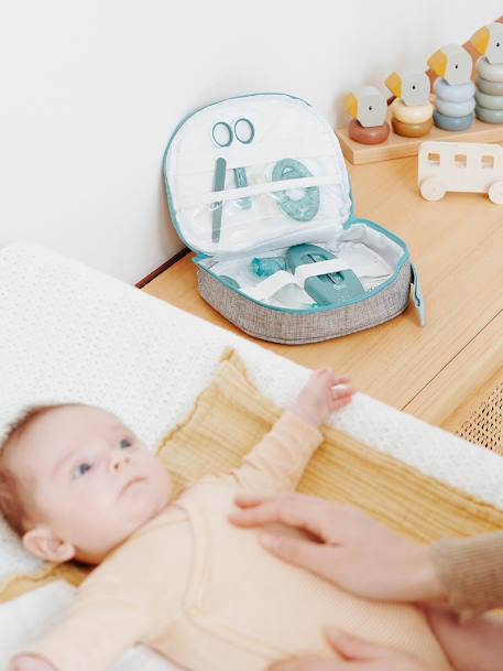 Babymoov Trousse de soin pour bebe, 9 Accessoires, avec Thermometre  Digital, Bleue