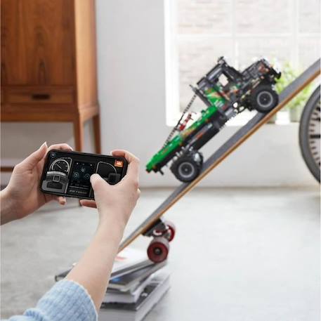 LEGO® Technic Le Camion d’Essai 4x4 Mercedes-Benz Zetros 42129 - Contrôle via Application NOIR 4 - vertbaudet enfant 