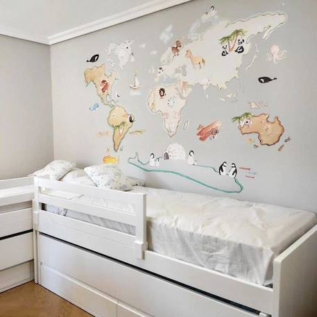 Sticker mural décoratif  'World Map XL Animals' MULTICOLORE 1 - vertbaudet enfant 