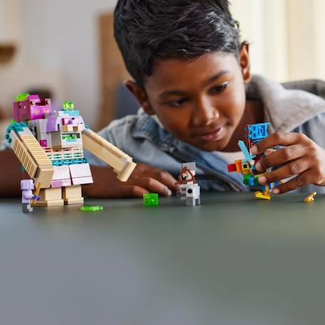 LEGO® 21257 Minecraft Legends L’Attaque du Dévoreur, Jouet de Construction de Personnage, Set avec Figurines de Héros NOIR 5 - vertbaudet enfant 