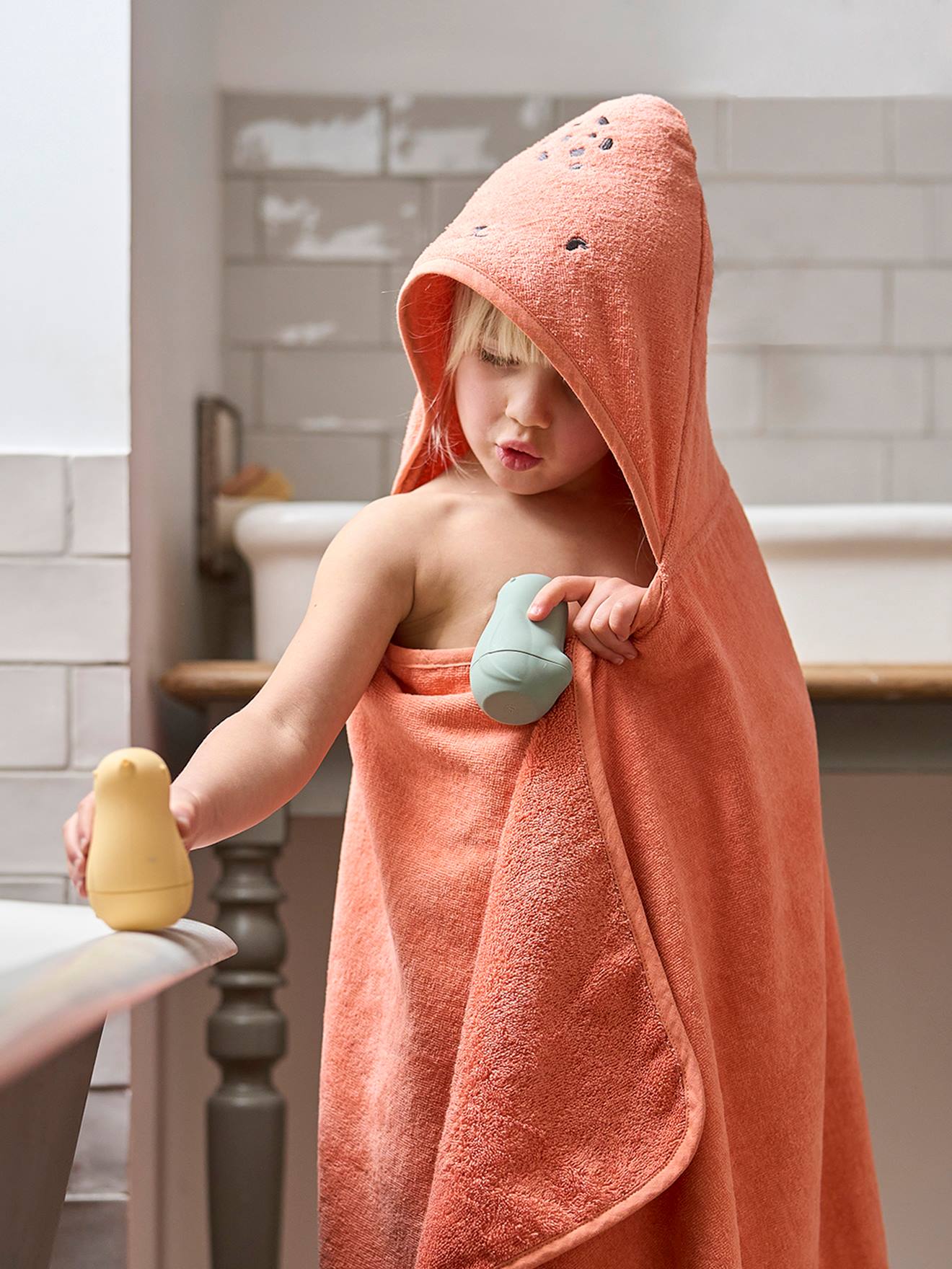Cape De Bain VERTBAUDET Enfant 70x100cm - Éponge 100% Coton - Capuche Brodée - Sortie De Bain Douce