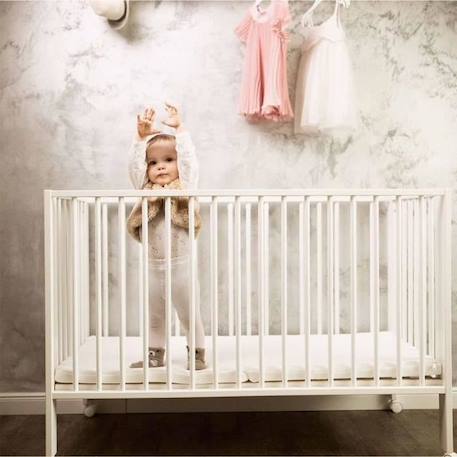Lit bébé à barreaux pliable - Marque - Modèle - Hêtre massif - Blanc - Matelas inclus BLANC 2 - vertbaudet enfant 