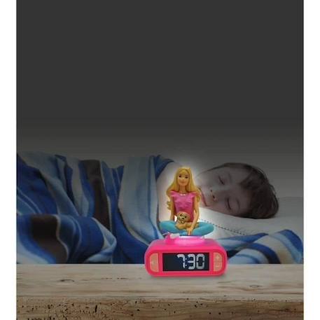 Réveil digital avec veilleuse lumineuse, Barbie en 3D, et effets sonores ROSE 4 - vertbaudet enfant 