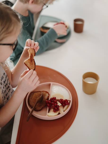 Assiette compartimentée en silicone beige+rose blush 7 - vertbaudet enfant 