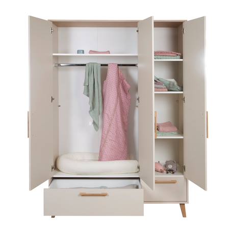 Armoire bébé 3 portes et 2 tiroirs à fermeture douce jil Cashmere / décor châtaignier 6 - vertbaudet enfant 