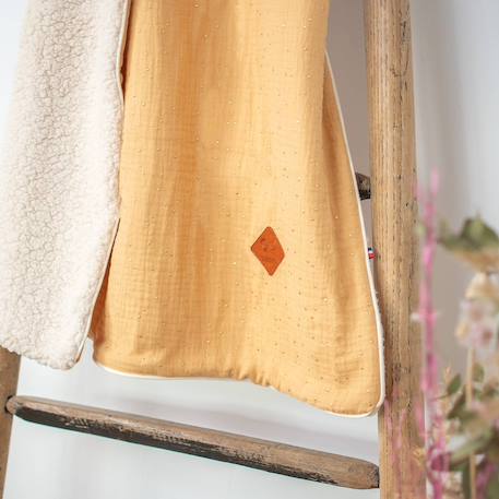 Couverture en gaze de coton et sherpa jeanne Beige+Blanc à pois or+Bleu+Camel+Camel à pois or+Écru+Gris+Rose+Terracotta+Vert à pois or+Vert de gris 23 - vertbaudet enfant 