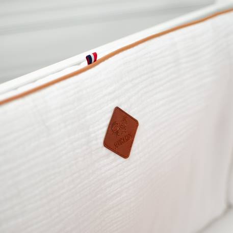 Tour de lit universel en gaze de coton jeanne Beige+Blanc+Blanc à pois or+Bleu+Camel+Écru+Gris clair+Rose+Terracotta+Vert de gris 8 - vertbaudet enfant 