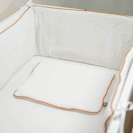 Tour de lit universel en gaze de coton jeanne Beige+Blanc+Blanc à pois or+Bleu+Camel+Écru+Gris clair+Rose+Terracotta+Vert de gris 12 - vertbaudet enfant 