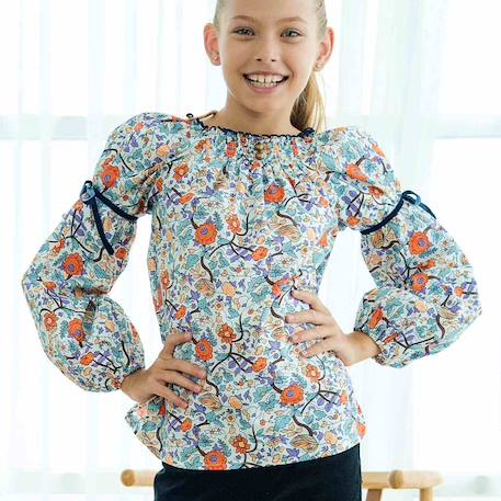 Blouse intersaison fleurie   liberty   col smocks  chimene Bleu lilas+Bleu roi+Marron beige+Orange+Rouge fleuri 19 - vertbaudet enfant 