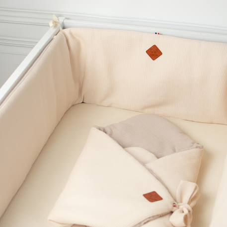 Tour de lit universel en gaze de coton nid d'abeille Beige+Bleu+Écru+Rose 2 - vertbaudet enfant 
